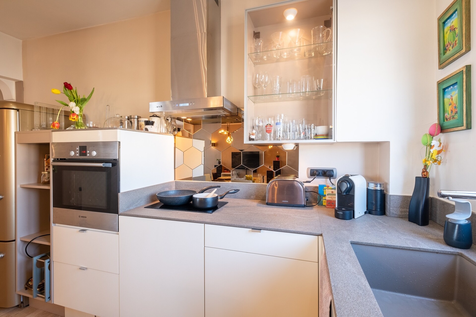 Tranquil Place in the middle of Downtown 12 Flat Manager Booking