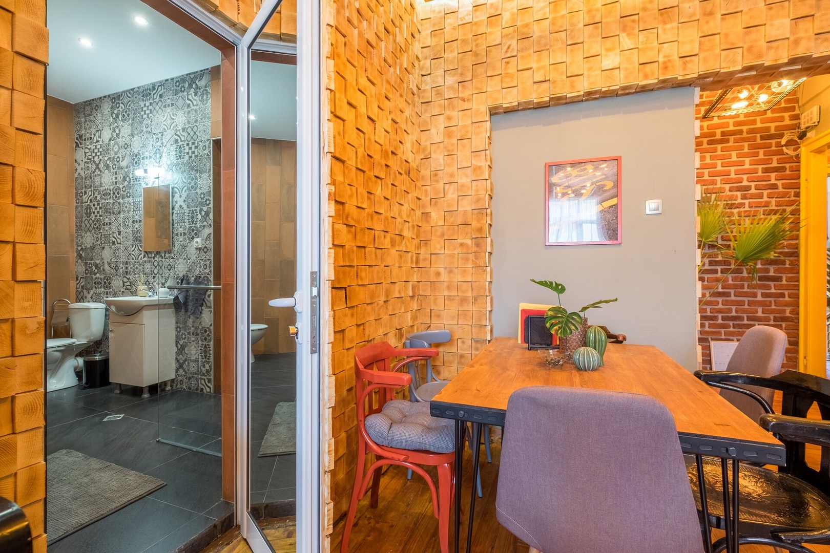 2 BDR & 2 BTHR Funky Apartment / Supreme Location 52 Flat Manager Booking