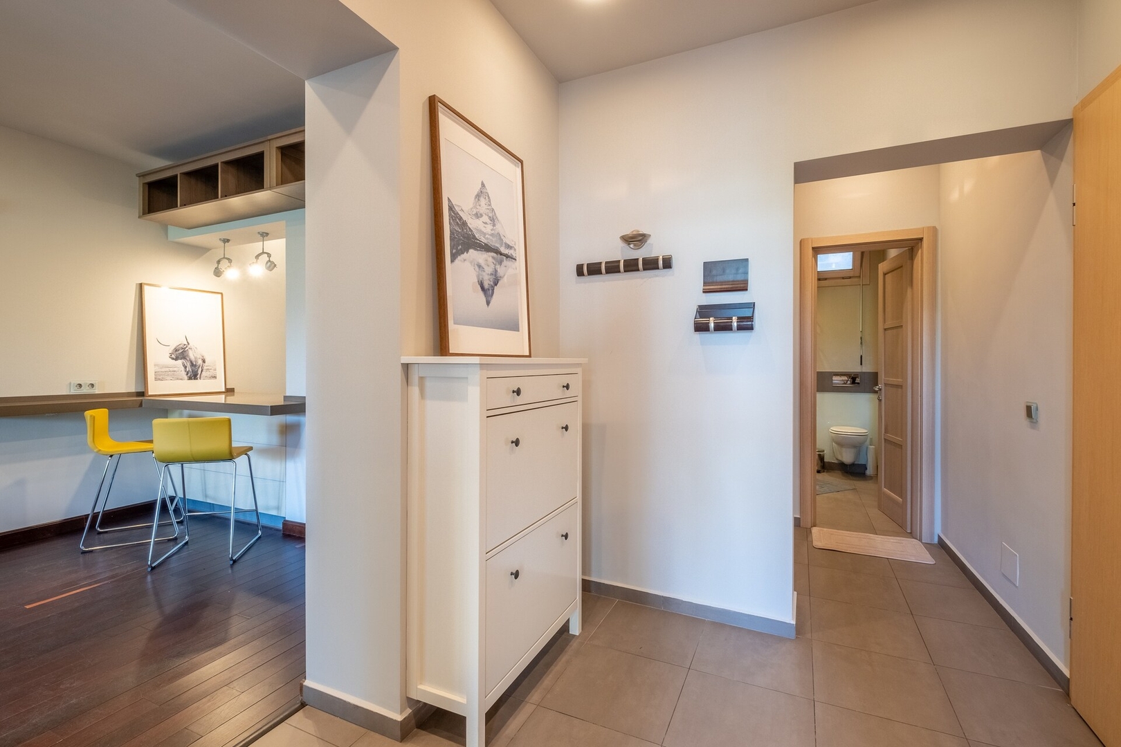 Modern yet Rustic Style City Centre Apt | 2BR/2BTH 5 Flat Manager Booking
