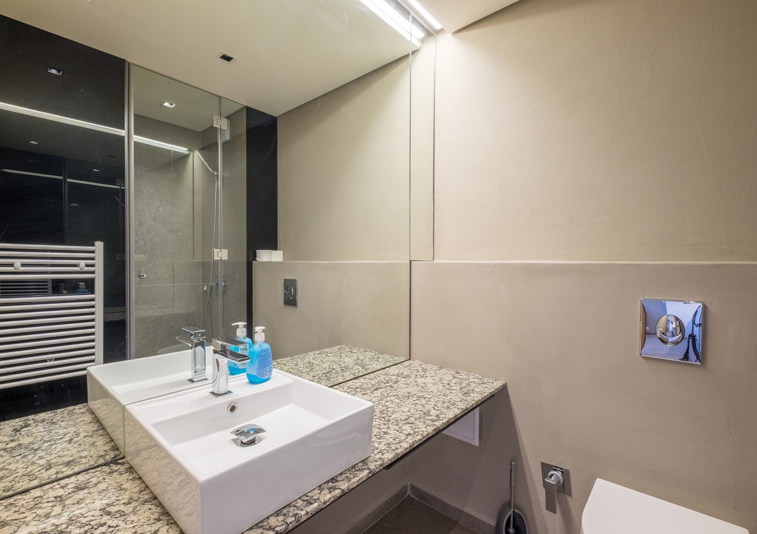 Minimal interior design / Metro Station / Luxury B 22 Flat Manager Booking
