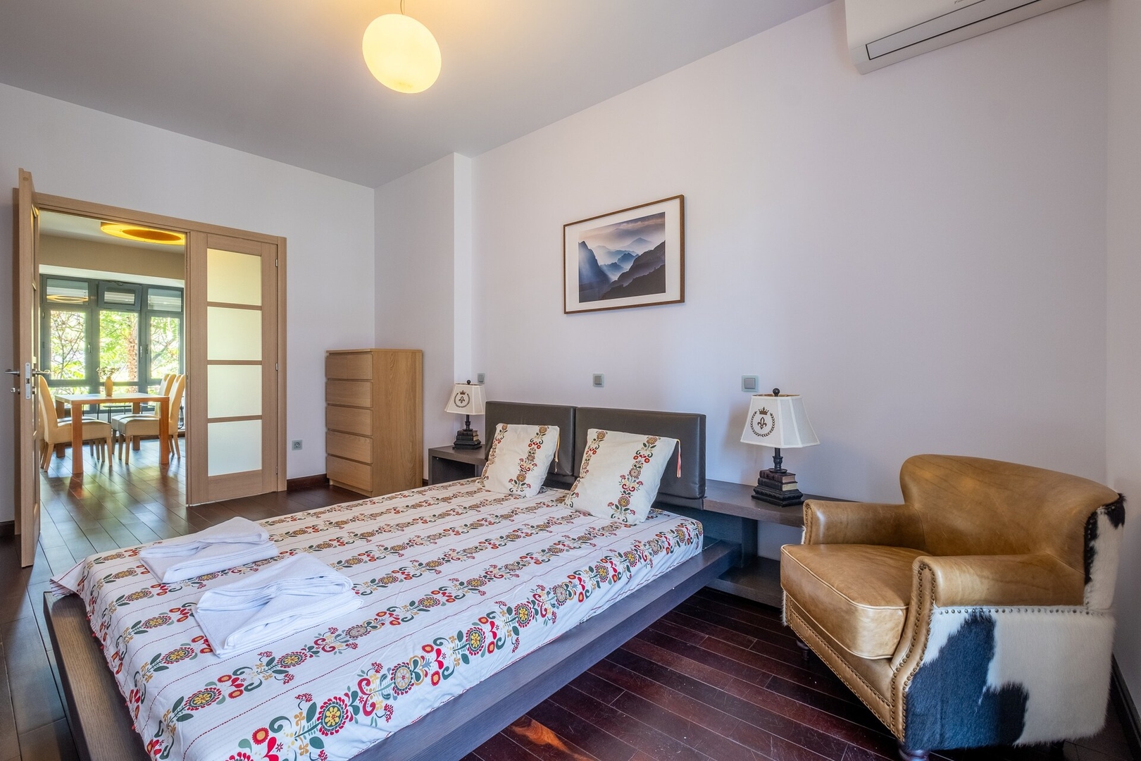 Modern yet Rustic Style City Centre Apt | 2BR/2BTH 19 Flat Manager Booking