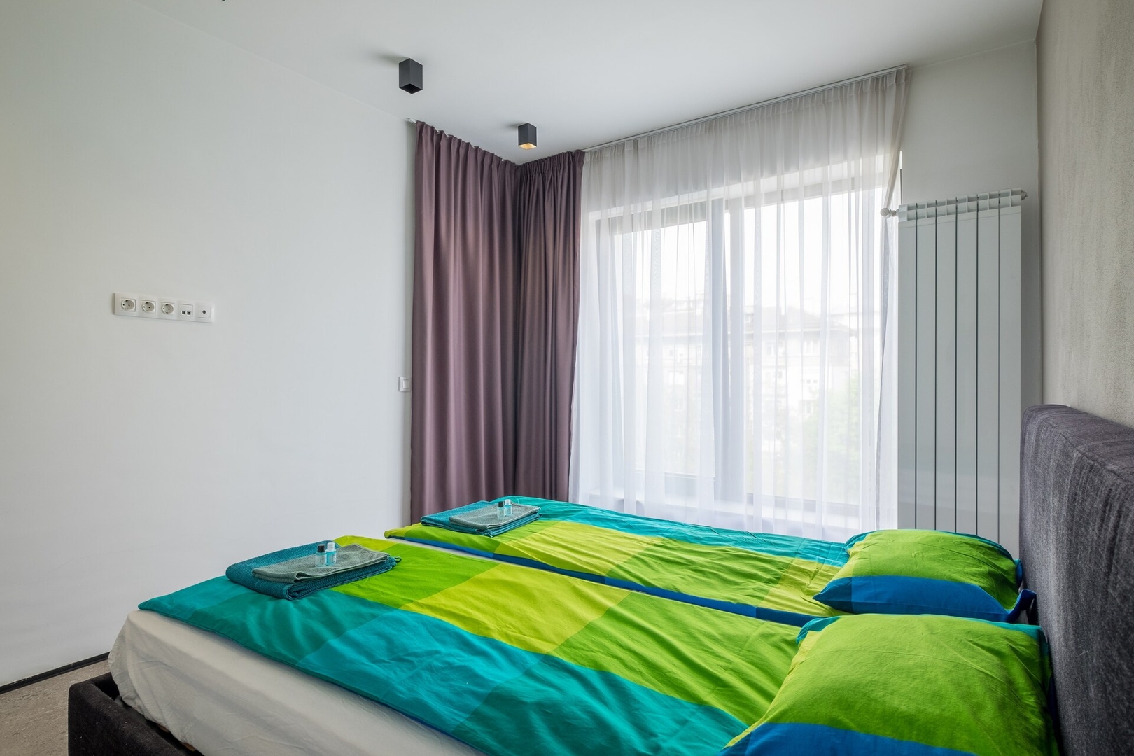 Minimal interior design / Metro Station / Luxury B 20 Flat Manager Booking