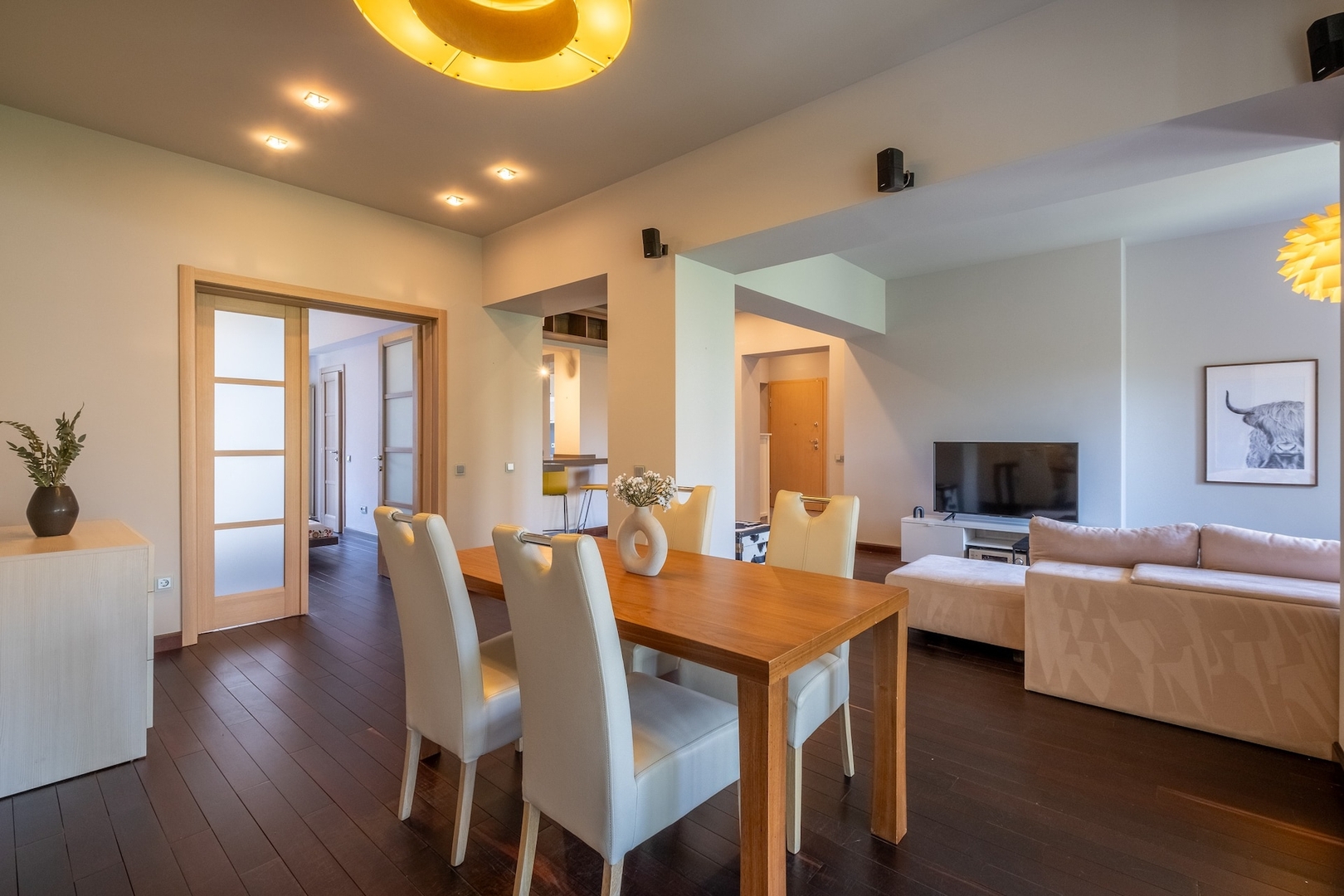 Modern yet Rustic Style City Centre Apt | 2BR/2BTH 17 Flat Manager Booking