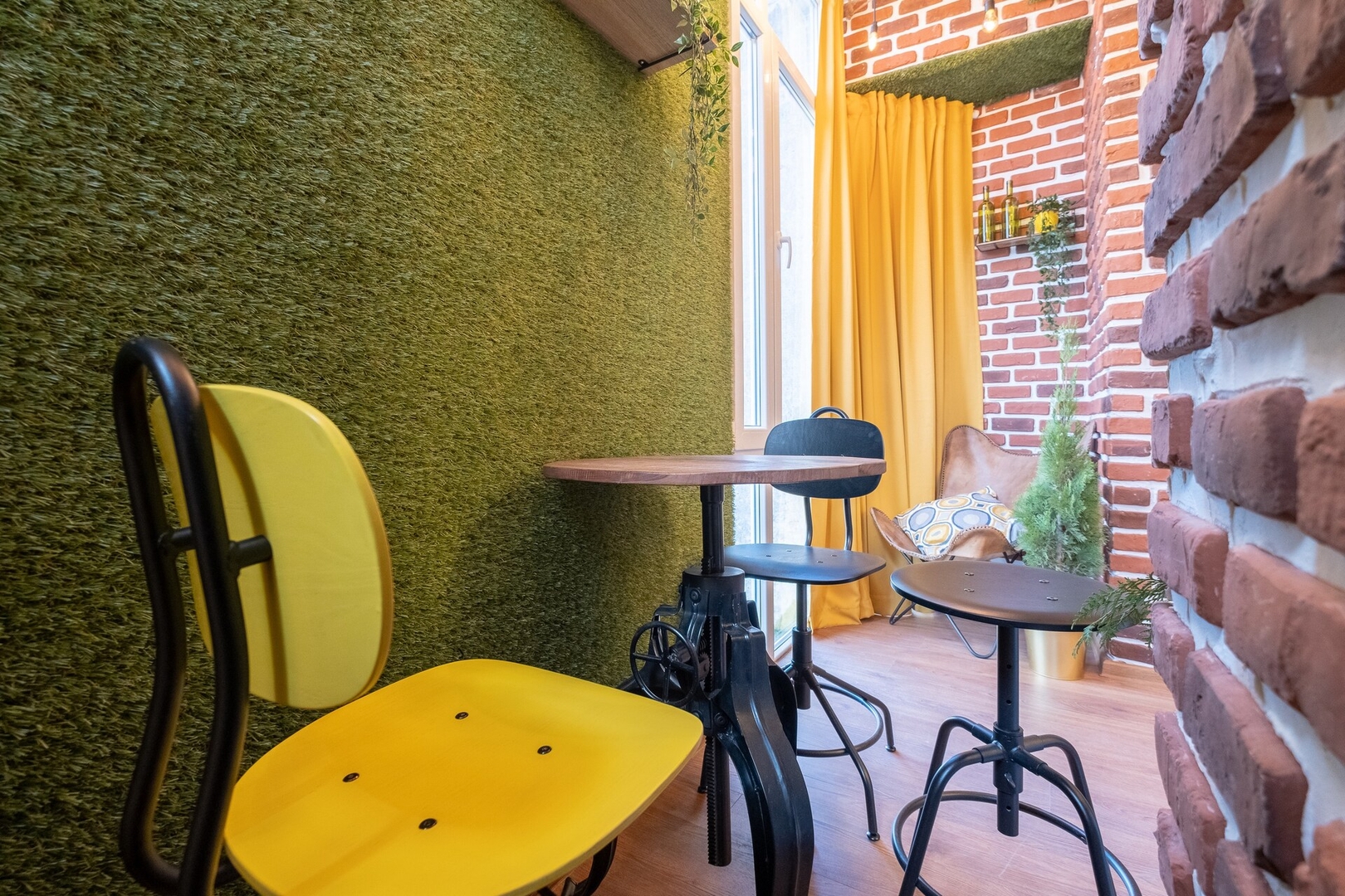 Exceptional City Gem with 1 BDR 30 Flat Manager Booking