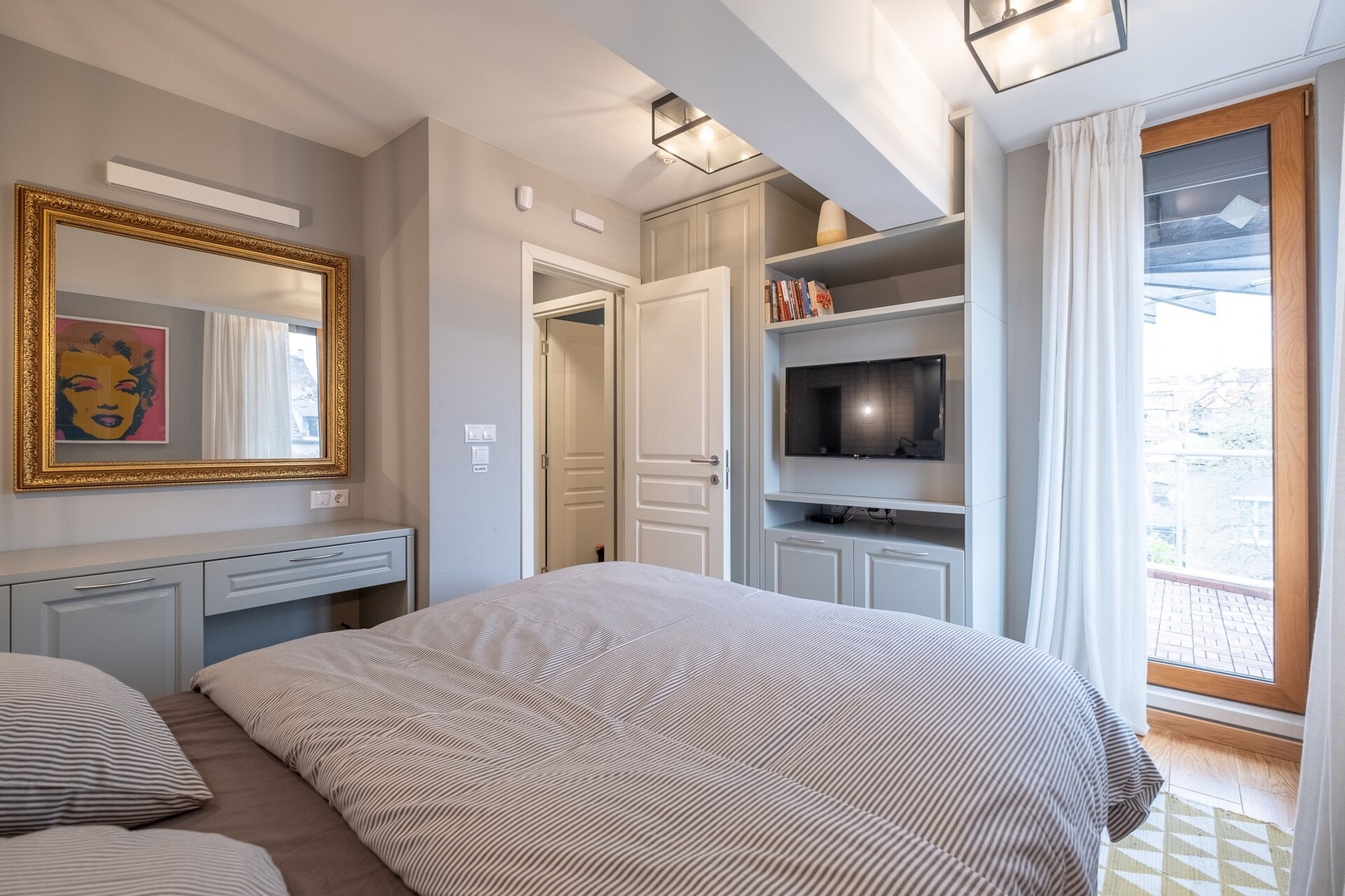 ⭐⭐⭐⭐⭐ High-end Designer Aprt ➫ AC & Lift & Balcony 2 Flat Manager Booking