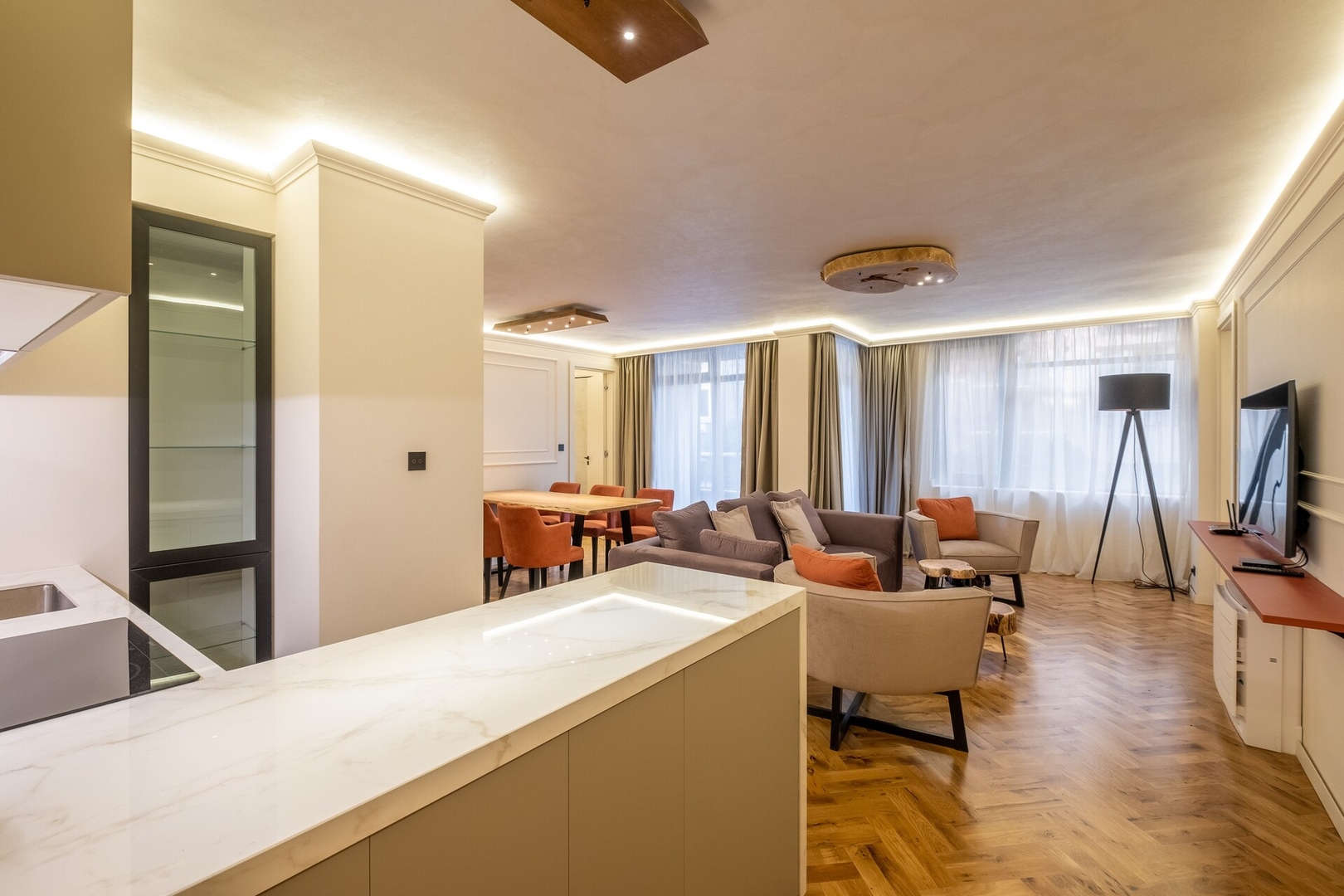 SOFapart Boutique Apt with 3 BDR + 2 BTH & Parking 20 Flat Manager Booking