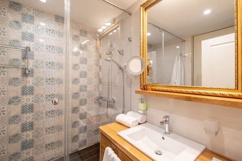 ⭐⭐⭐⭐⭐ High-end Designer Studio ➫ AC + Parking 31 Flat Manager Booking