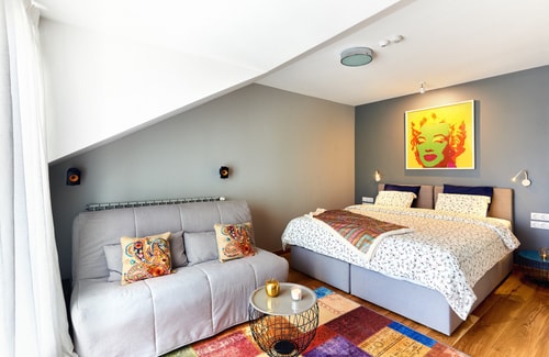 ⭐⭐⭐⭐⭐ High-end Designer Studio ➫ AC + Parking 3 Flat Manager Booking