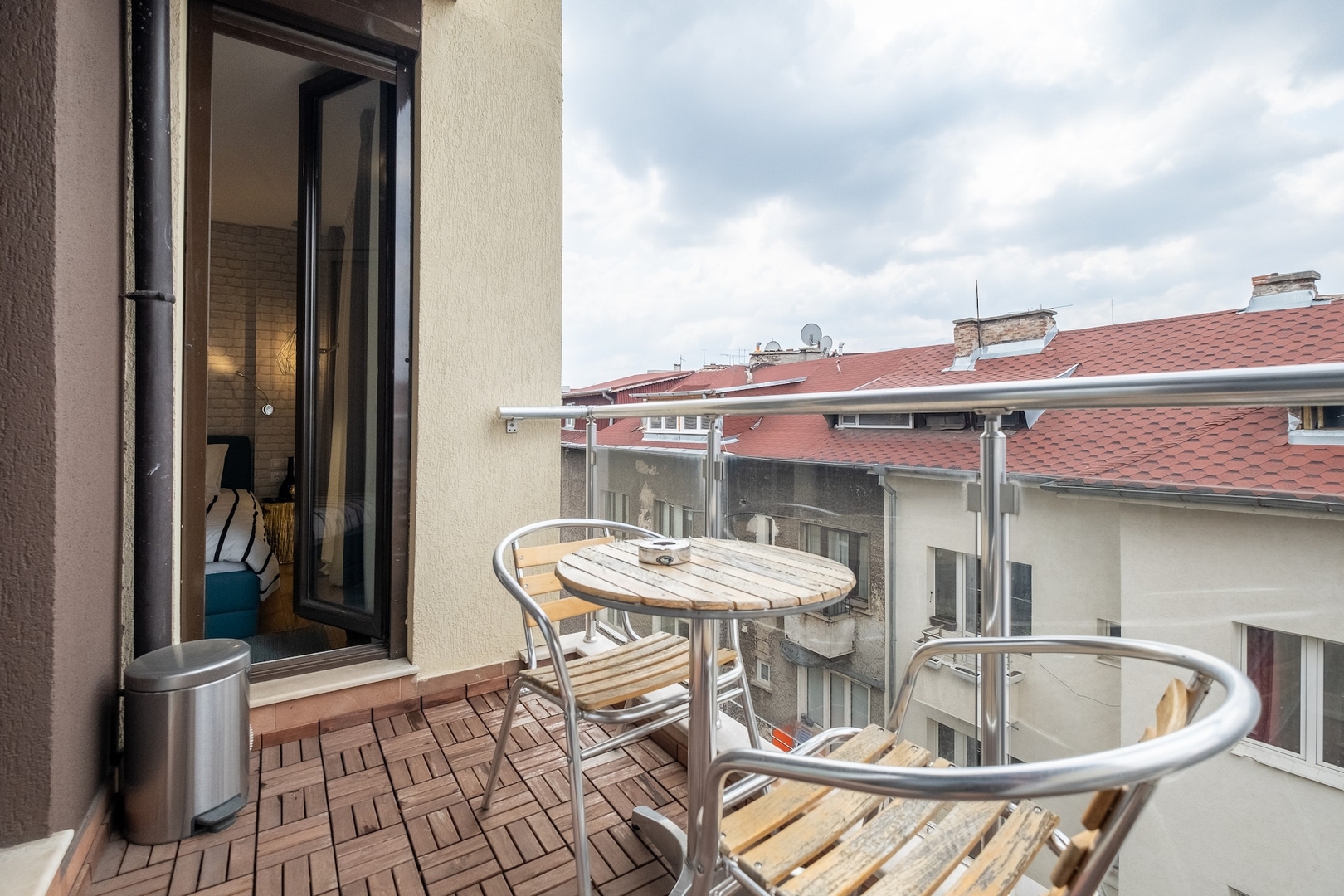⭐⭐⭐⭐⭐ High-end Designer 2BR Aprt + Lift&Balconies 22 Flat Manager Booking
