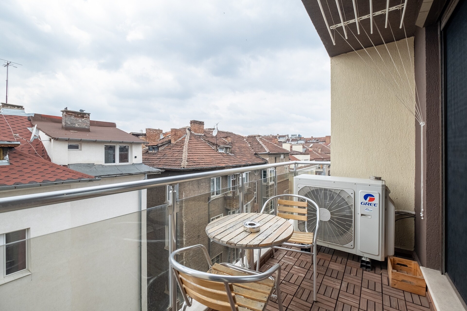 ⭐⭐⭐⭐⭐ High-end Designer 2BR Aprt + Lift&Balconies 48 Flat Manager Booking