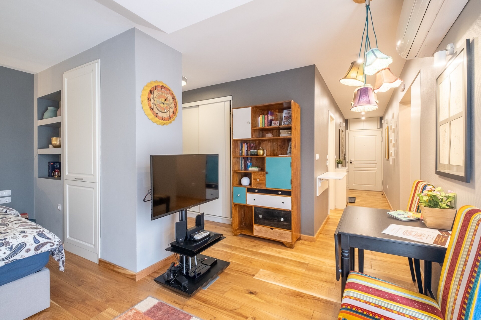 ⭐⭐⭐⭐⭐ High-end Designer Studio ➫ AC + Parking 18 Flat Manager Booking