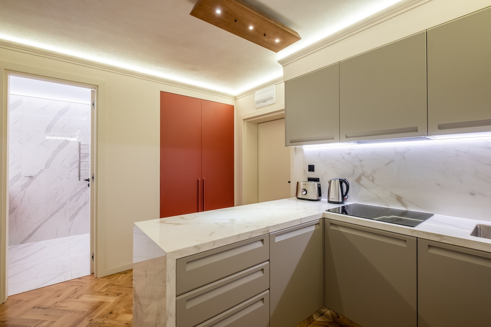 SOFapart Boutique Apt with 3 BDR + 2 BTH & Parking 9 Flat Manager Booking