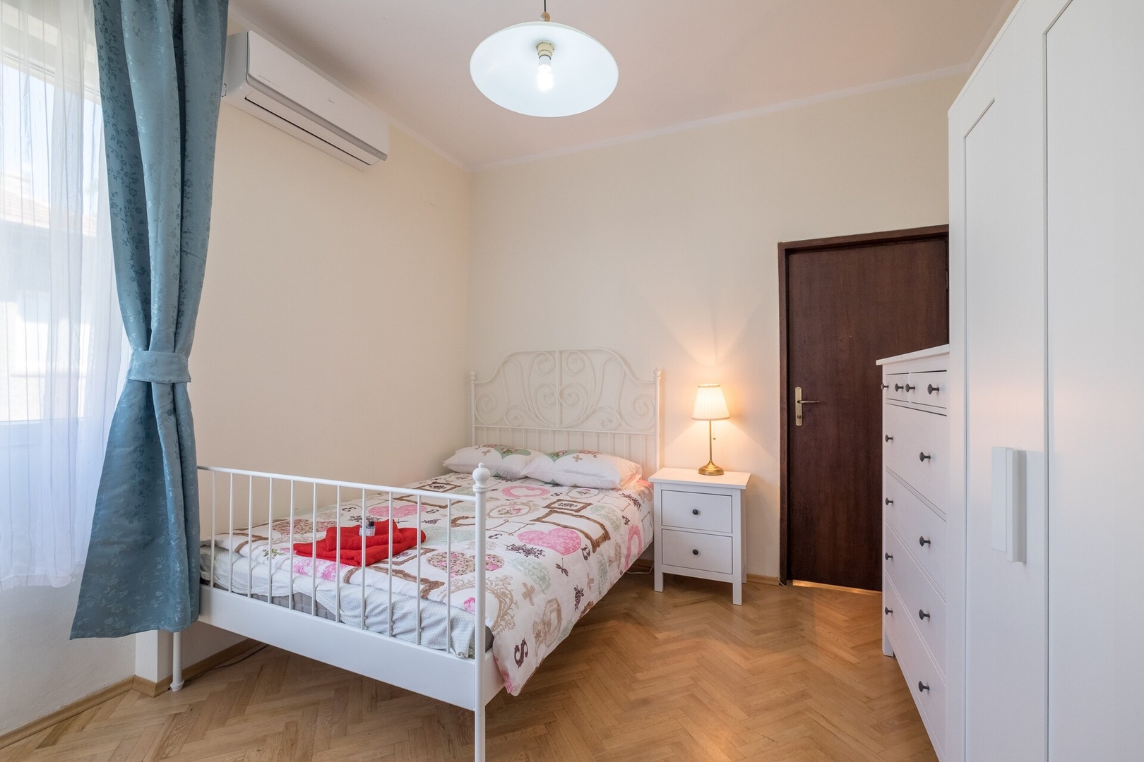☼ Very Central & Aristocratic 2BDR w/ ACs ☼ 12 Flat Manager Booking