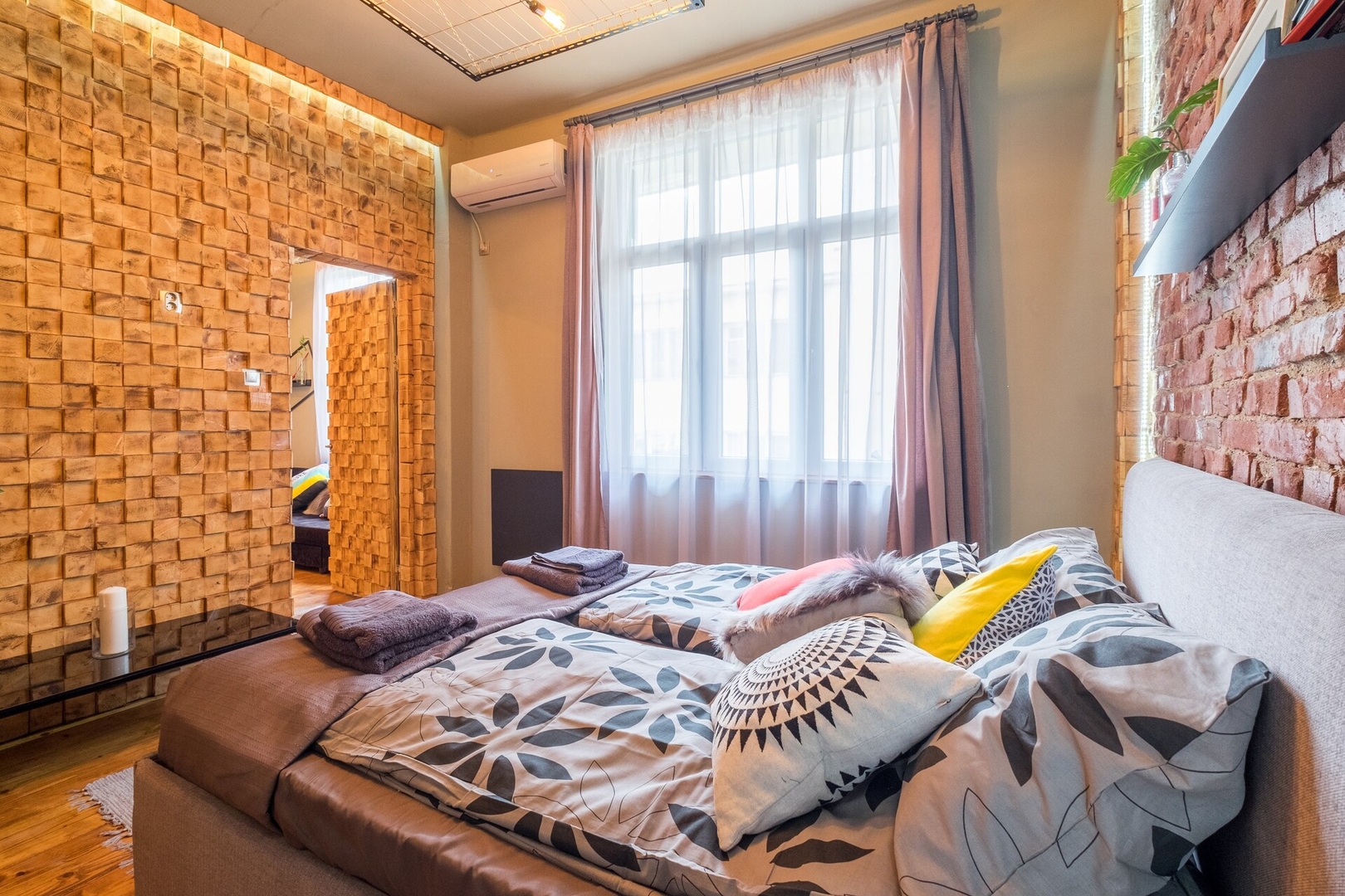 3 BDR & 3 BTHR Duplex | In the Heart of Sofia 72 Flat Manager Booking