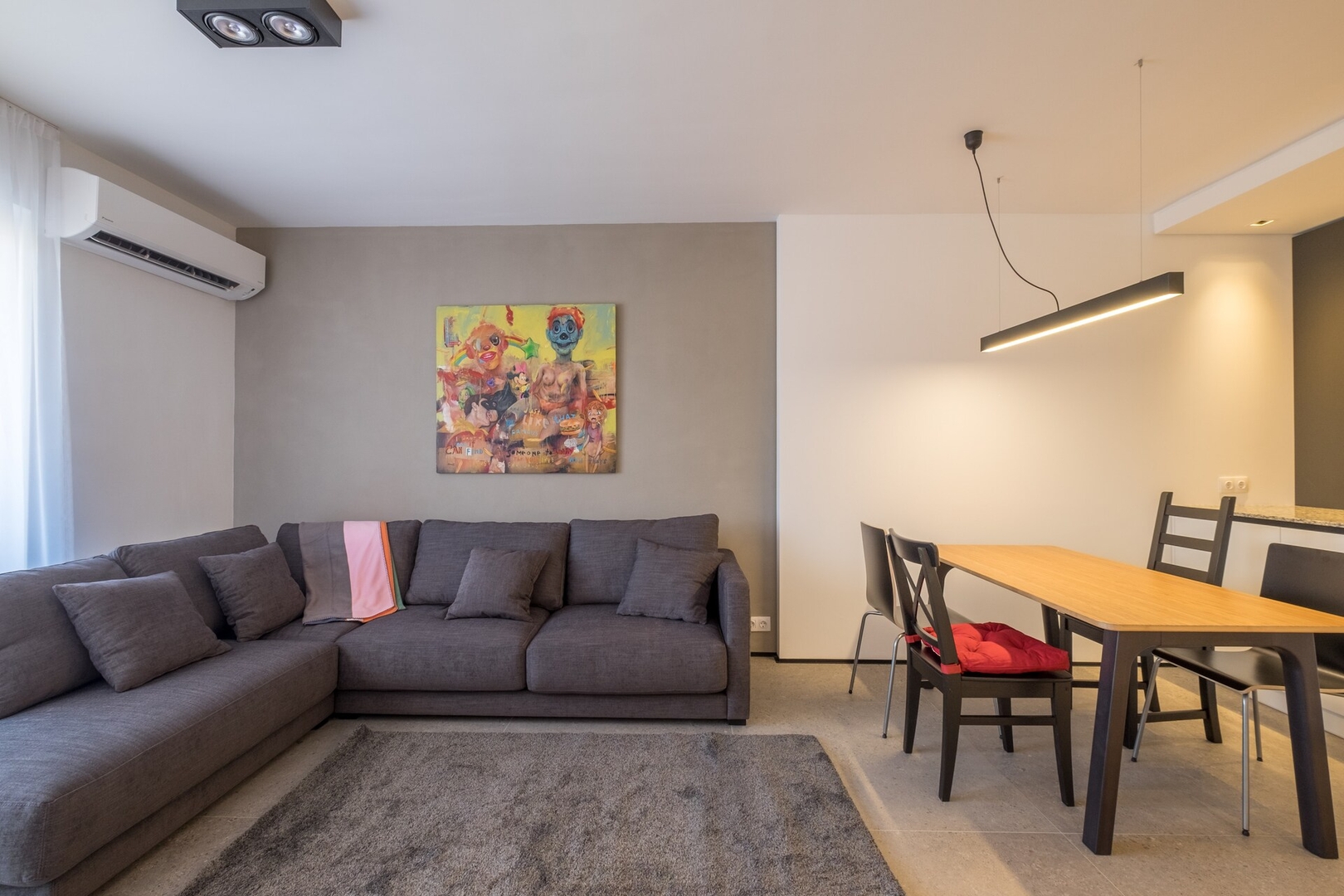 Minimal interior design / Metro Station / Luxury A 0 Flat Manager Booking