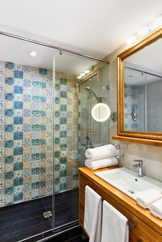 ⭐⭐⭐⭐⭐ High-end Designer Studio ➫ AC + Parking 24 Flat Manager Booking