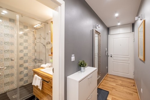 ⭐⭐⭐⭐⭐ High-end Designer Studio ➫ AC + Parking 19 Flat Manager Booking