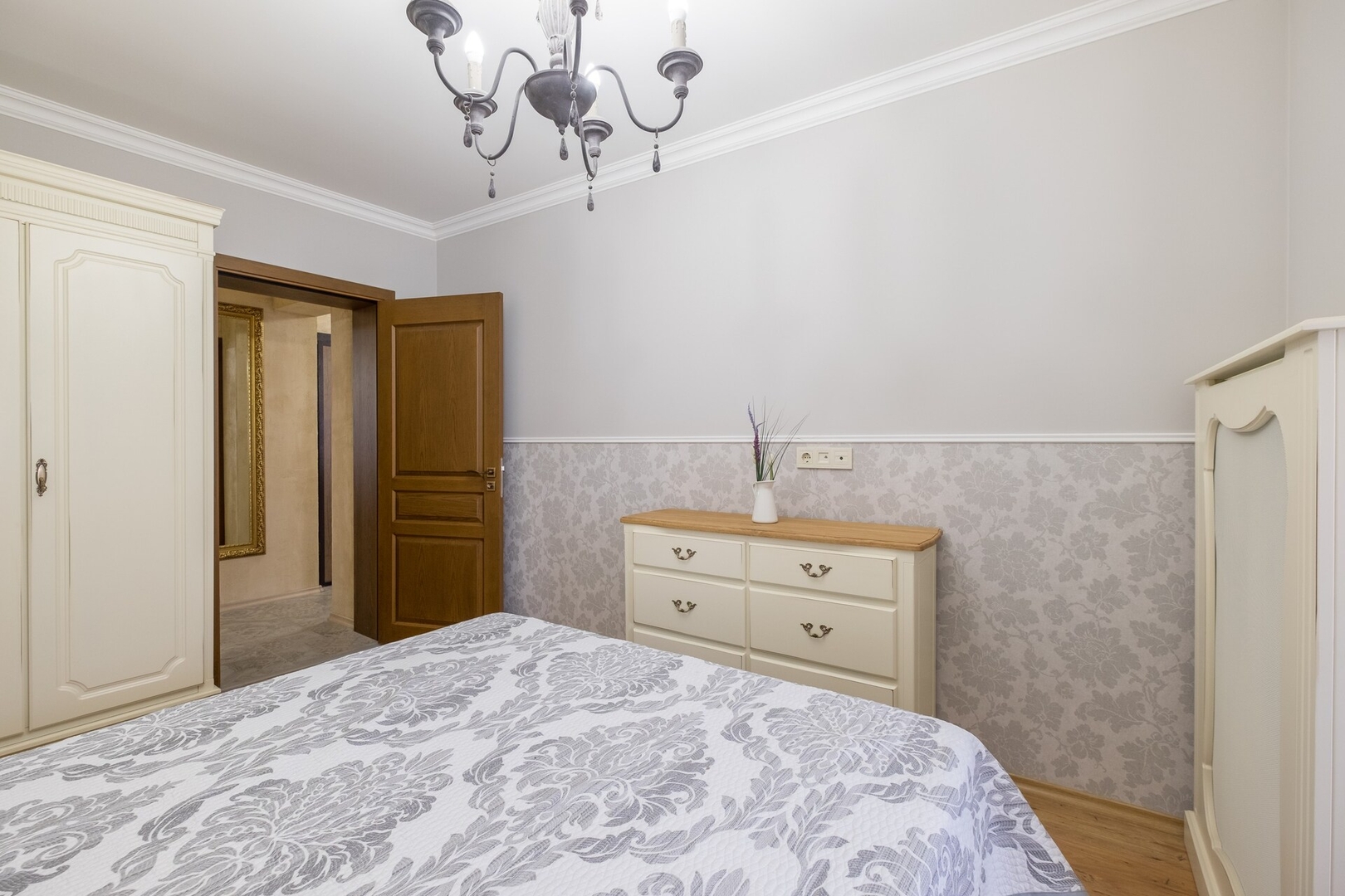 The EGO house @ Vitoshka Street 38 Flat Manager Booking