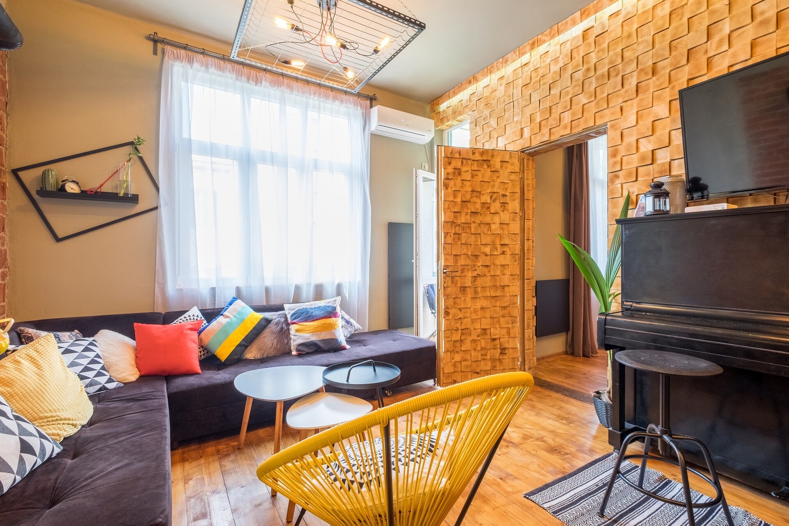 3 BDR & 3 BTHR Duplex | In the Heart of Sofia 1 Flat Manager Booking