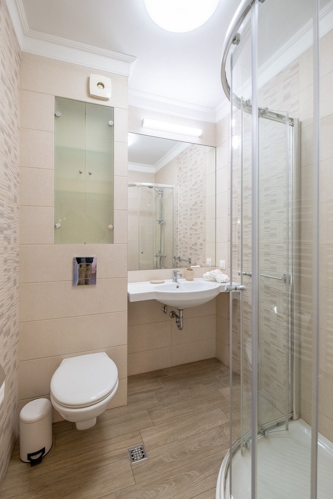APT 32 near Mall of Sofia & Metro Station 13 Flat Manager Booking