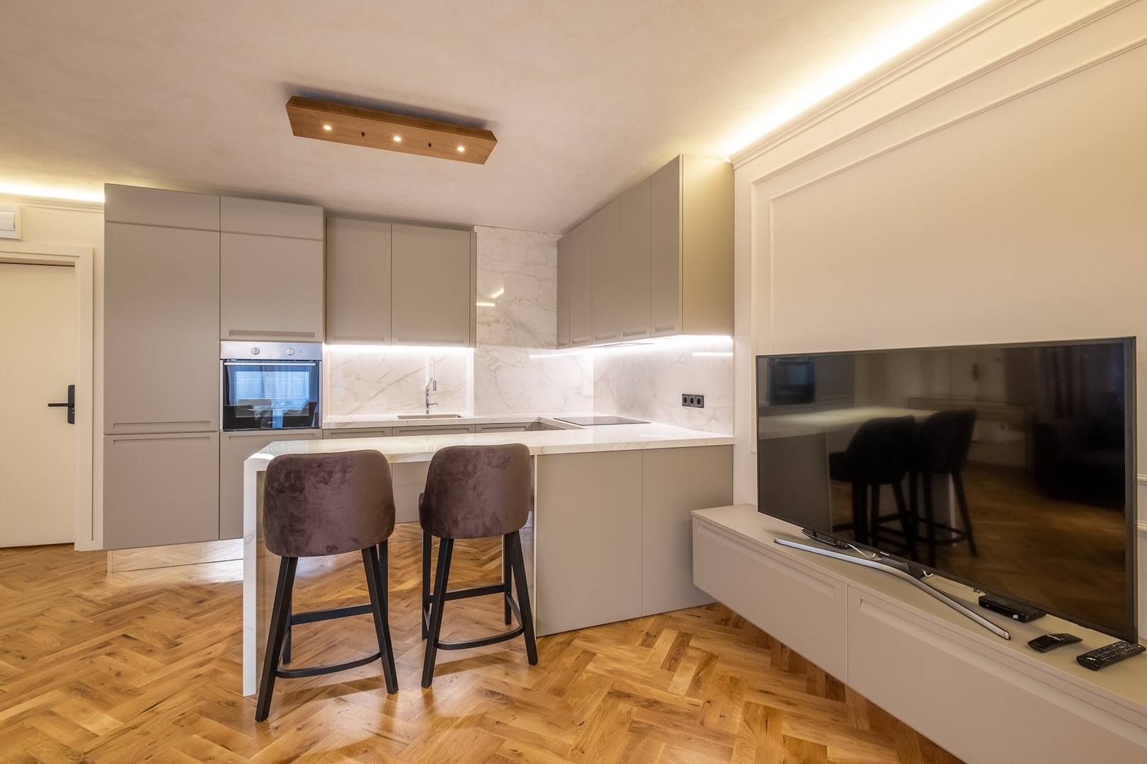SOFapart Stylish & Fancy Place | 1 BDR 10 Flat Manager Booking