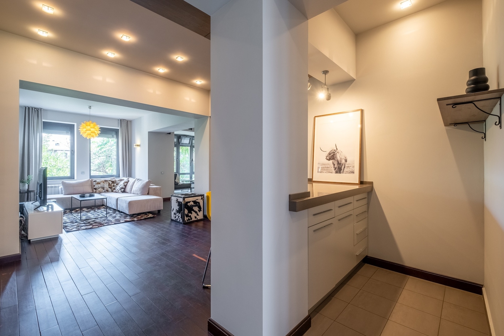 Modern yet Rustic Style City Centre Apt | 2BR/2BTH 9 Flat Manager Booking