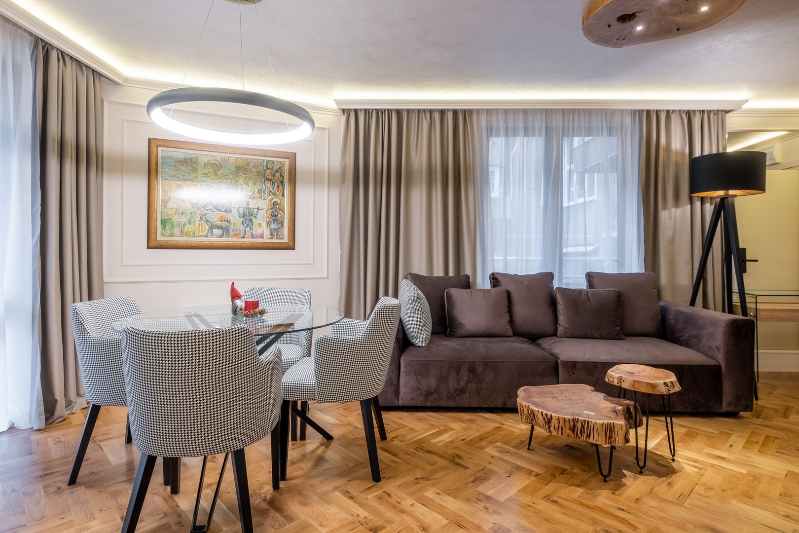 SOFapart Stylish & Fancy Place | 1 BDR 3 Flat Manager Booking
