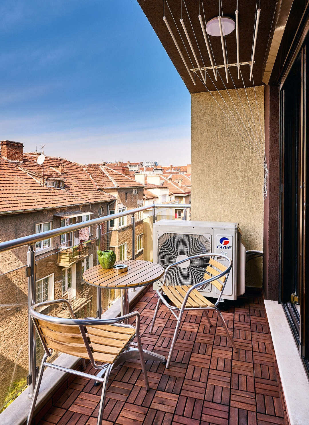 ⭐⭐⭐⭐⭐ High-end Designer 2BR Aprt + Lift&Balconies 23 Flat Manager Booking