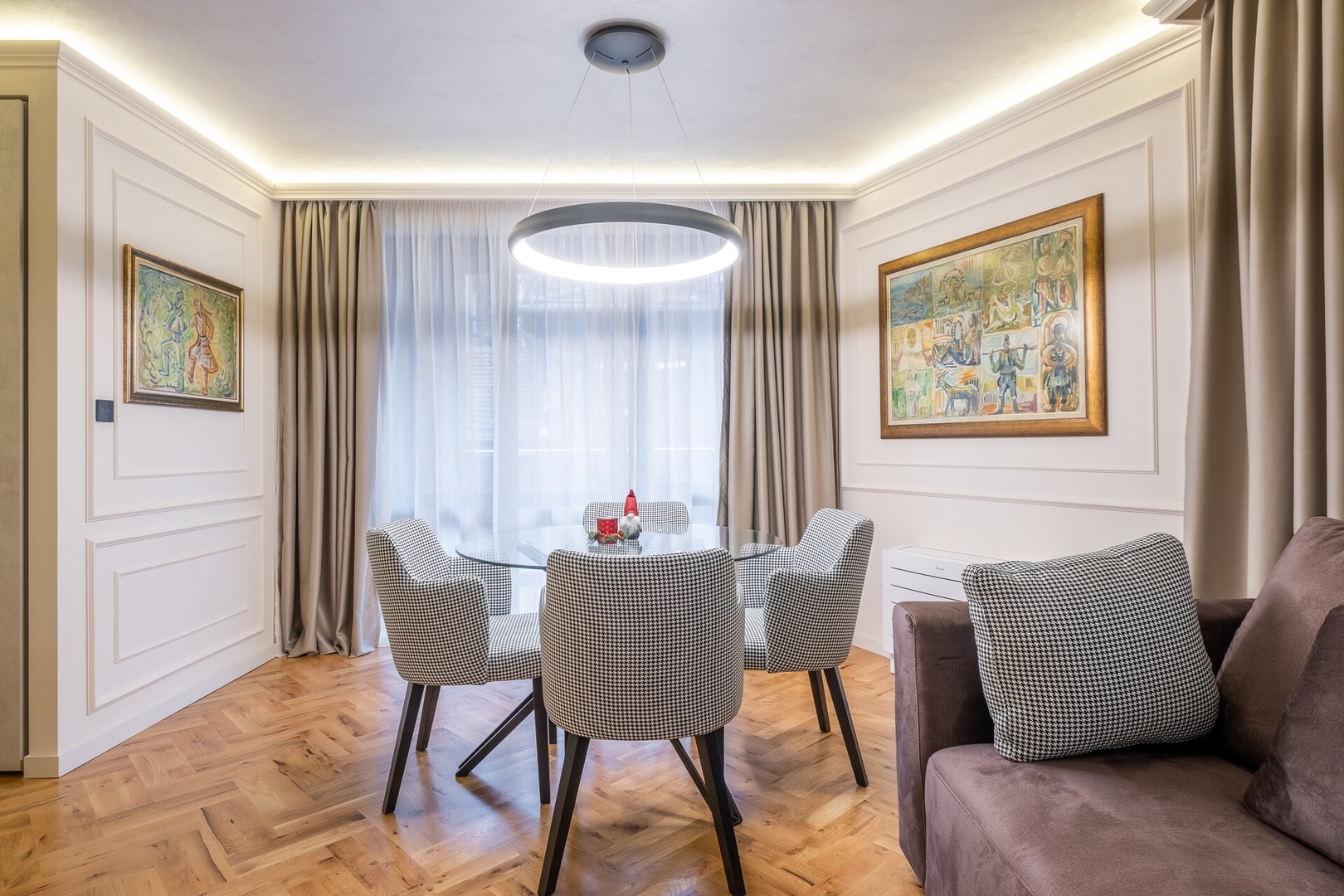 SOFapart Stylish & Fancy Place | 1 BDR 7 Flat Manager Booking
