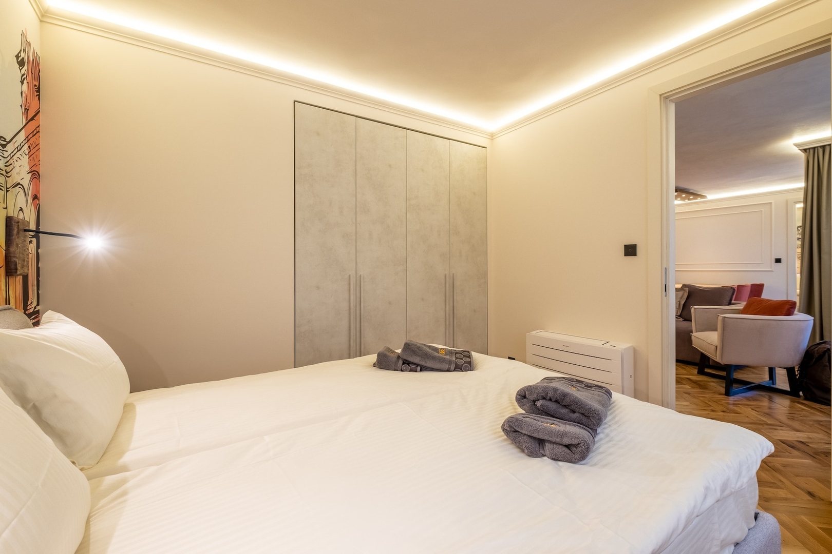 SOFapart Boutique Apt with 3 BDR + 2 BTH & Parking 16 Flat Manager Booking
