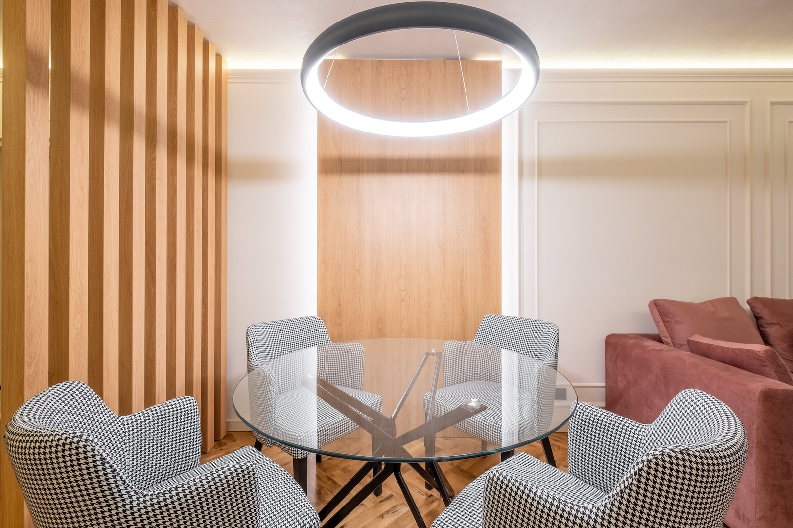 SOFapart Comfy and Elegant Apt with 2 BDR/ Parking 4 Flat Manager Booking
