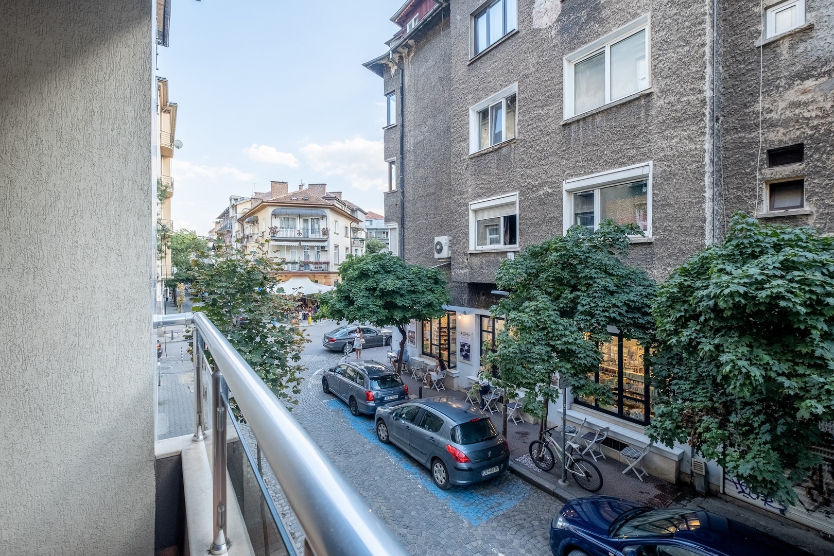 SOFapart Boutique Apt with 3 BDR + 2 BTH & Parking 30 Flat Manager Booking