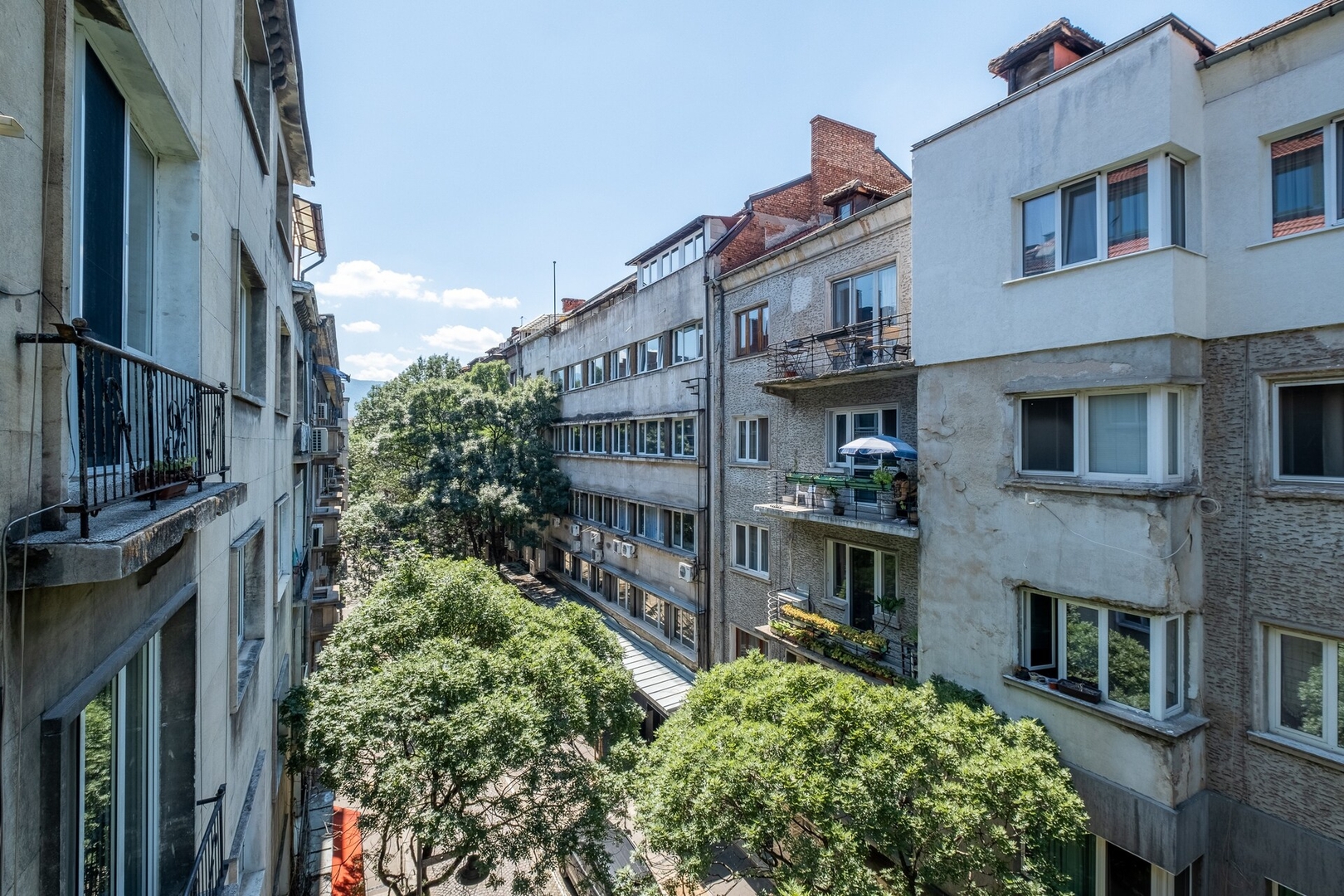 Modern yet Rustic Style City Centre Apt | 2BR/2BTH 33 Flat Manager Booking