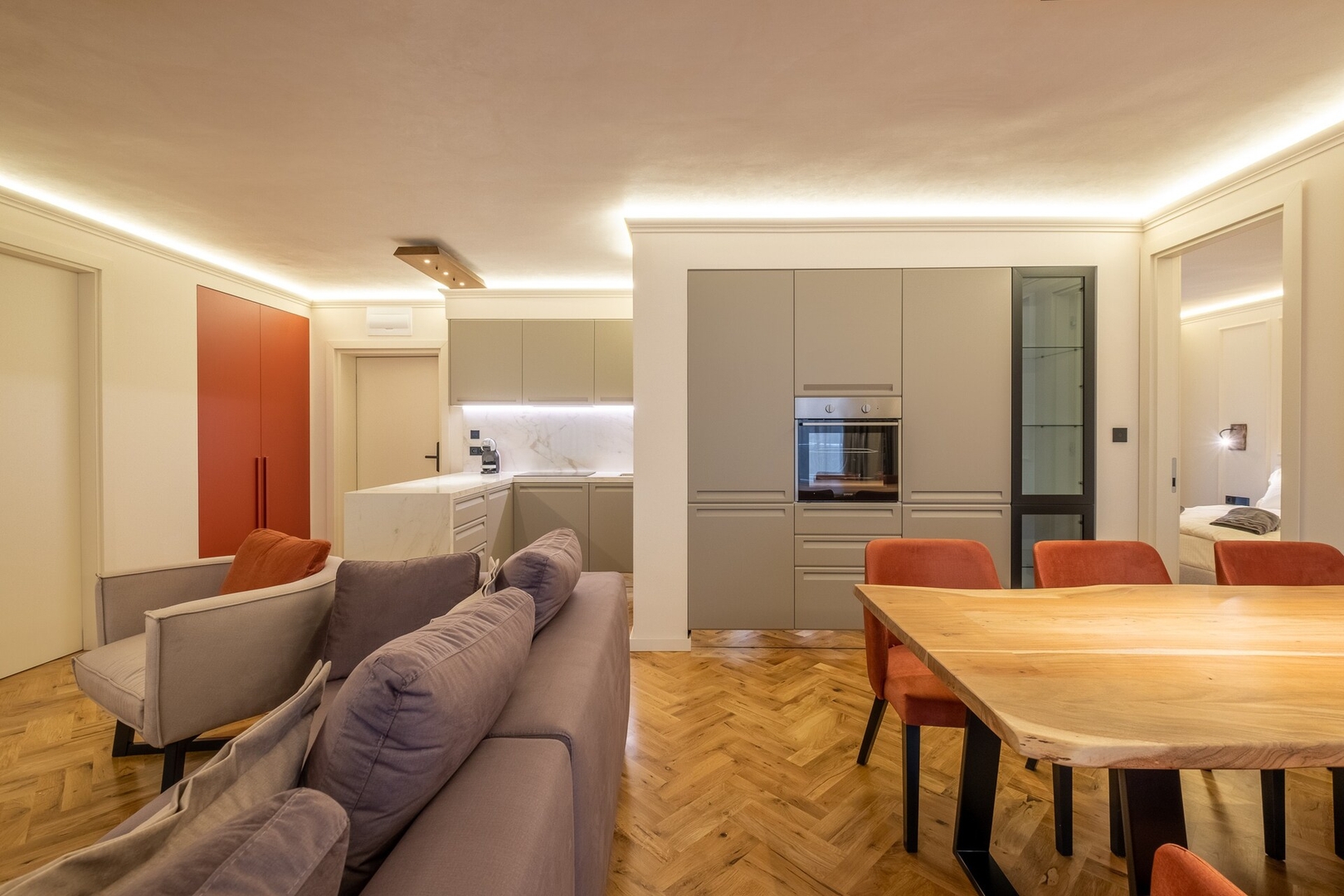 SOFapart Boutique Apt with 3 BDR + 2 BTH & Parking 22 Flat Manager Booking