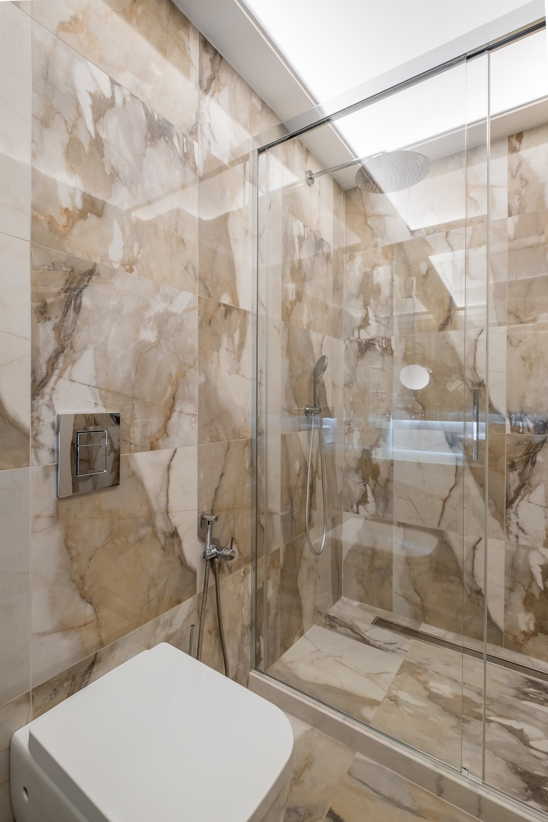 SOFapart Boutique Apt with 3 BDR + 2 BTH & Parking 23 Flat Manager Booking