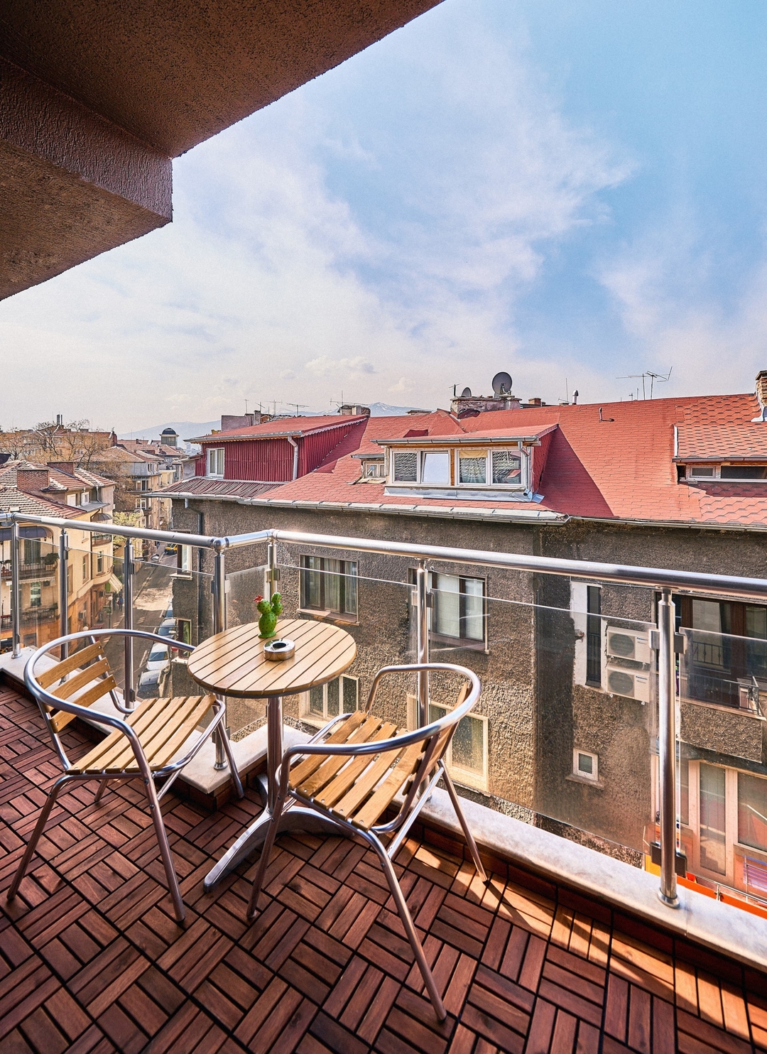 ⭐⭐⭐⭐⭐ High-end Designer 2BR Aprt + Lift&Balconies 38 Flat Manager Booking