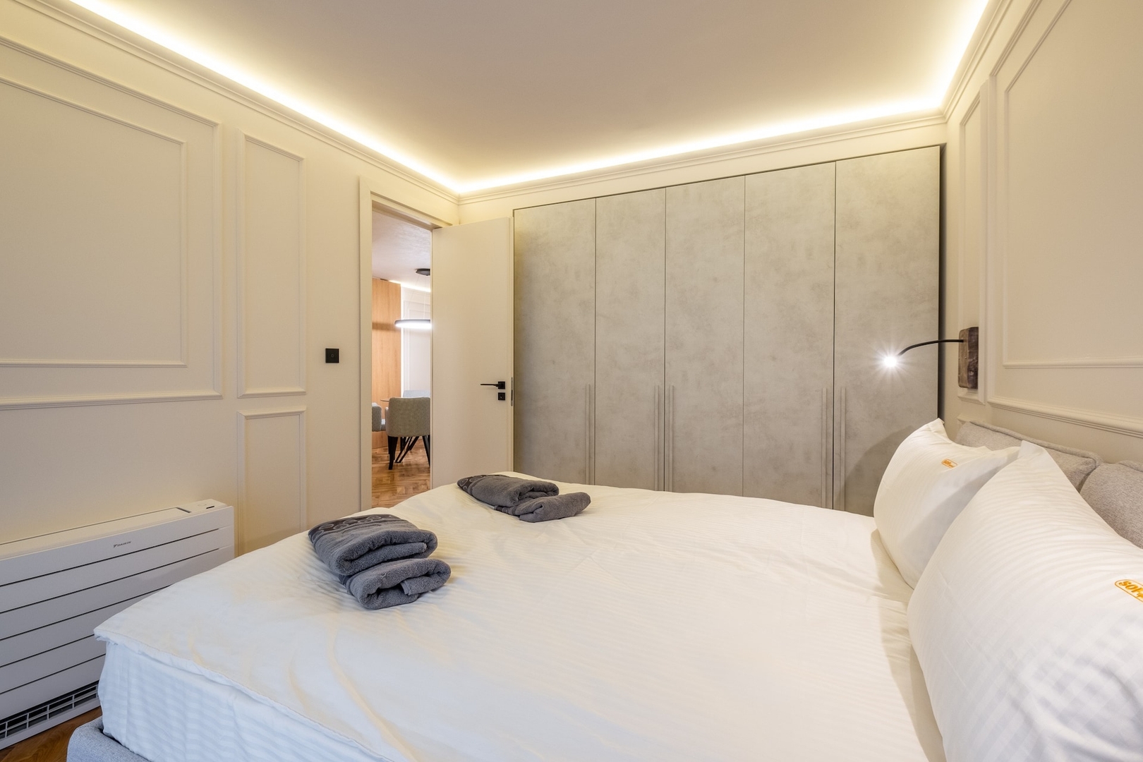 SOFapart Comfy and Elegant Apt with 2 BDR/ Parking 17 Flat Manager Booking