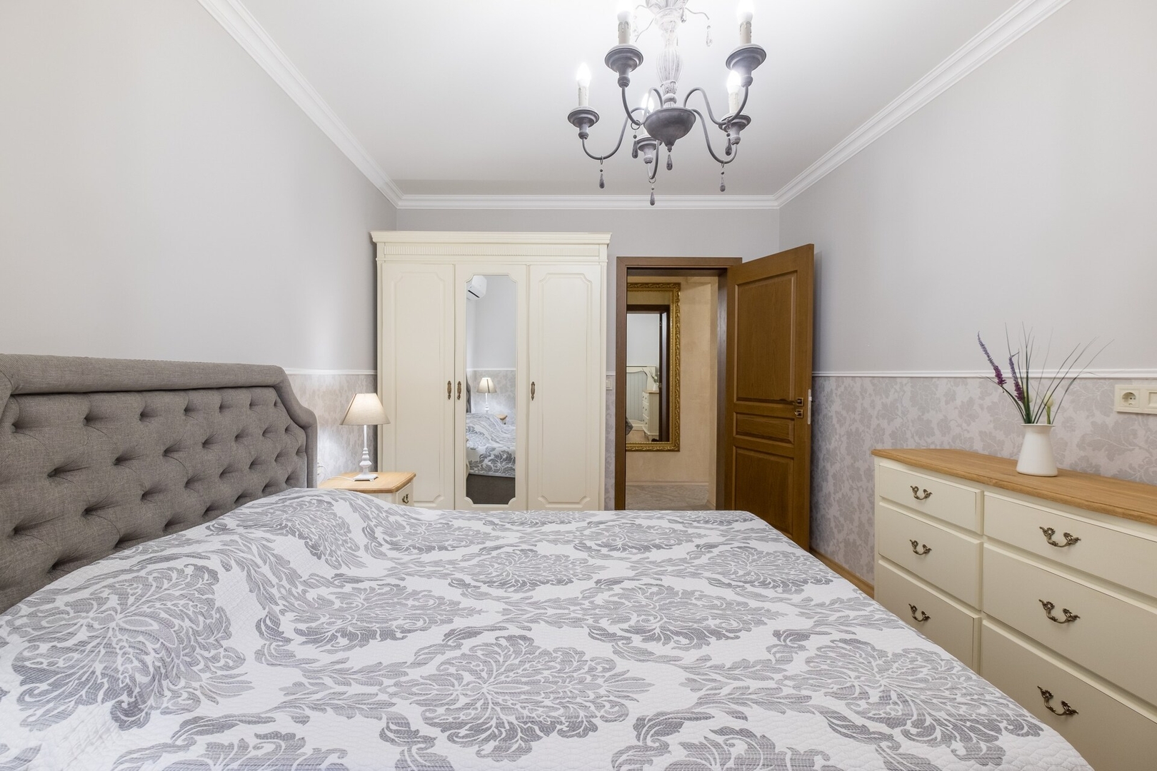 The EGO house @ Vitoshka Street 37 Flat Manager Booking