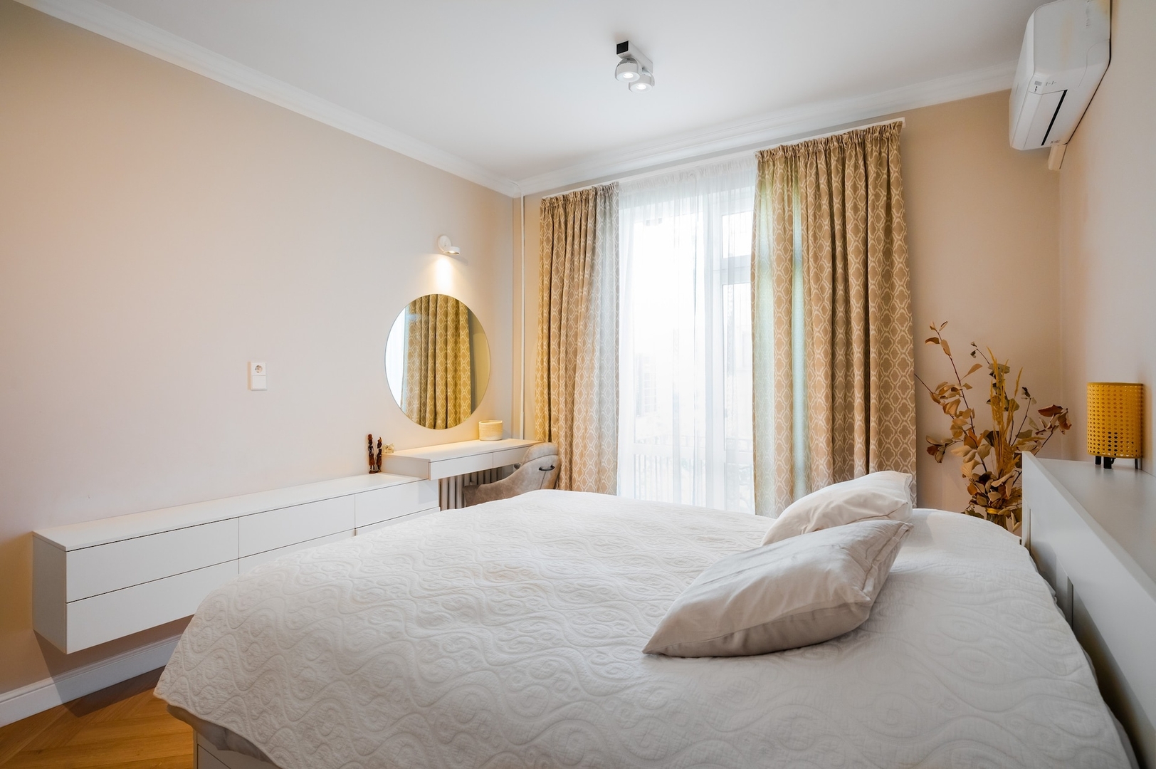 Cozy Heaven at Vitosha Blvd - Sofia - 2BDR 20 Flat Manager Booking