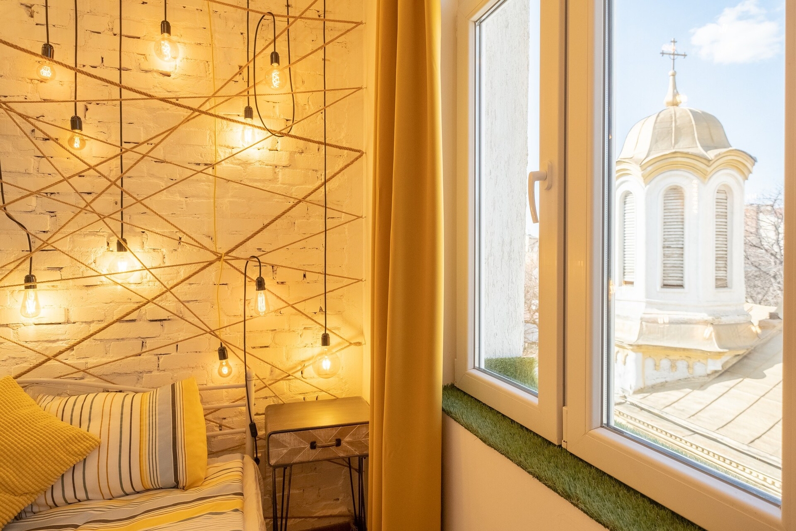 Exceptional City Gem with 1 BDR 15 Flat Manager Booking