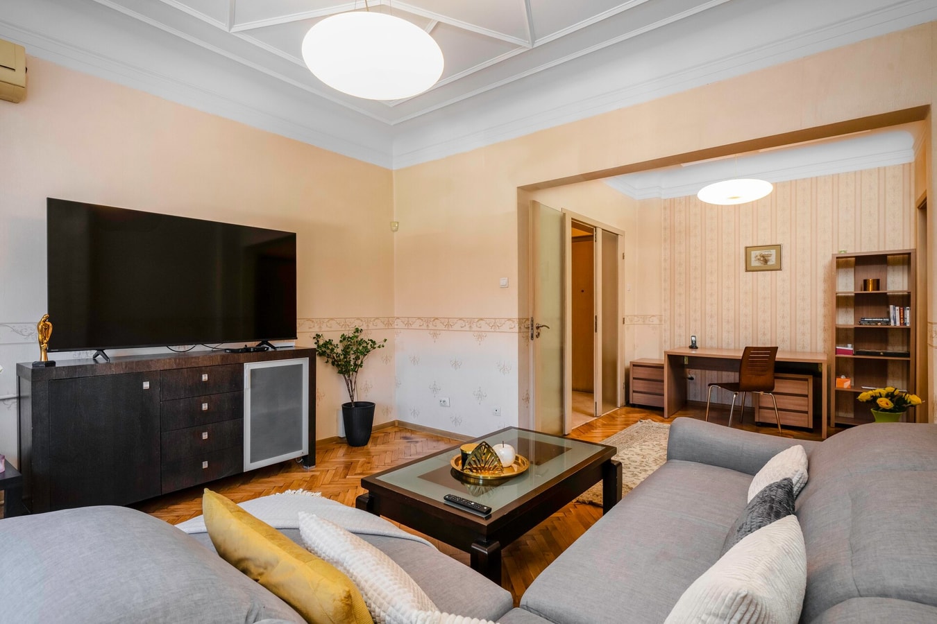 Aristocratic 2 Bedroom Flat Next to NDK Flat Manager Booking