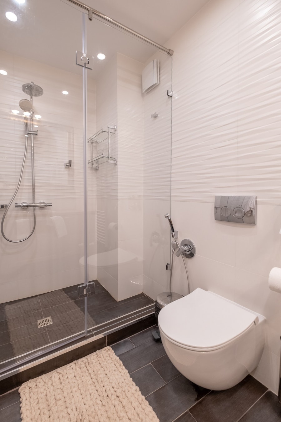 ⭐⭐⭐⭐⭐ High-end Designer 2BR Aprt + Lift&Balconies 41 Flat Manager Booking