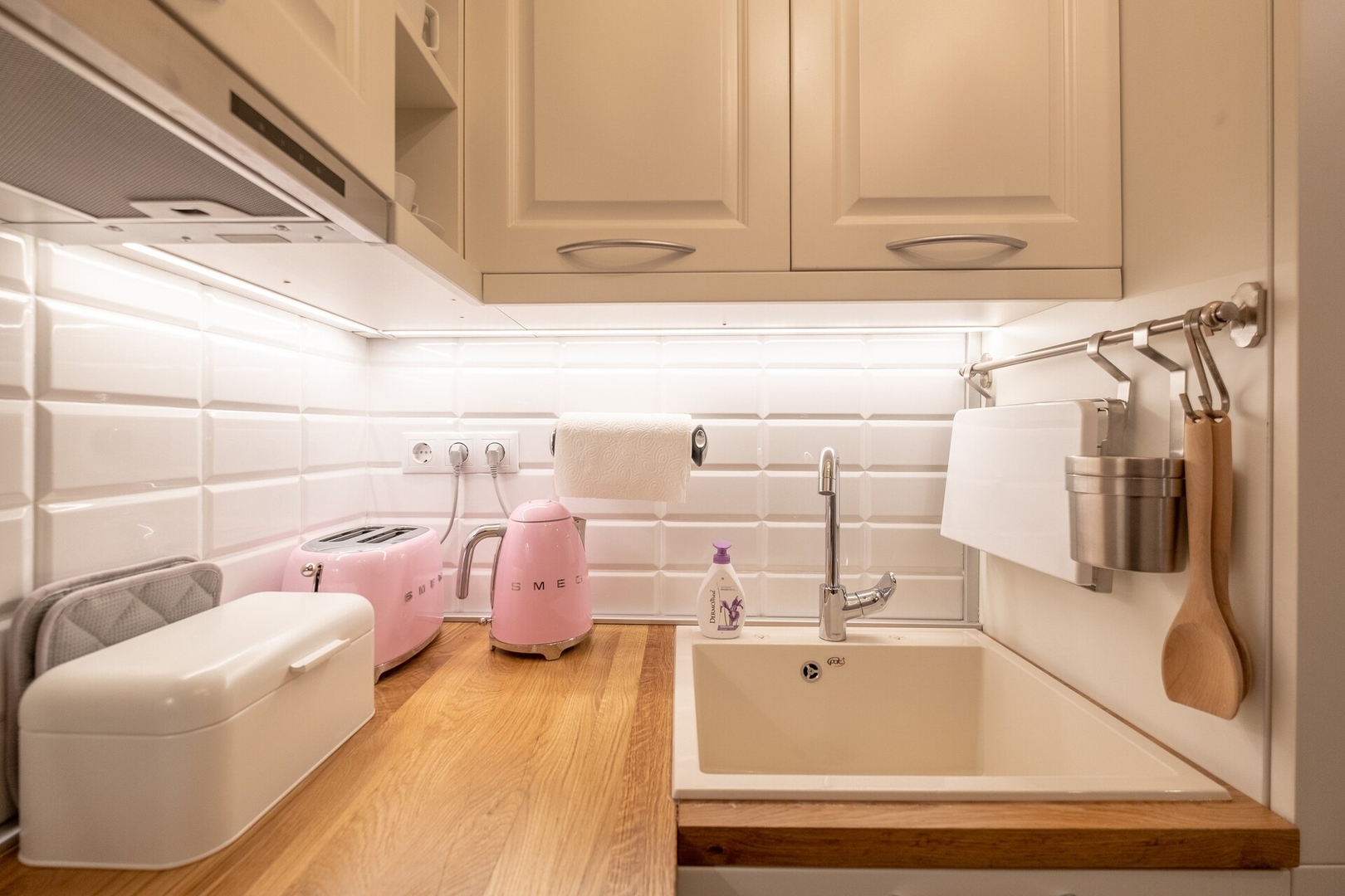 ⭐⭐⭐⭐⭐ High-end Designer Studio ➫ AC + Parking 5 Flat Manager Booking