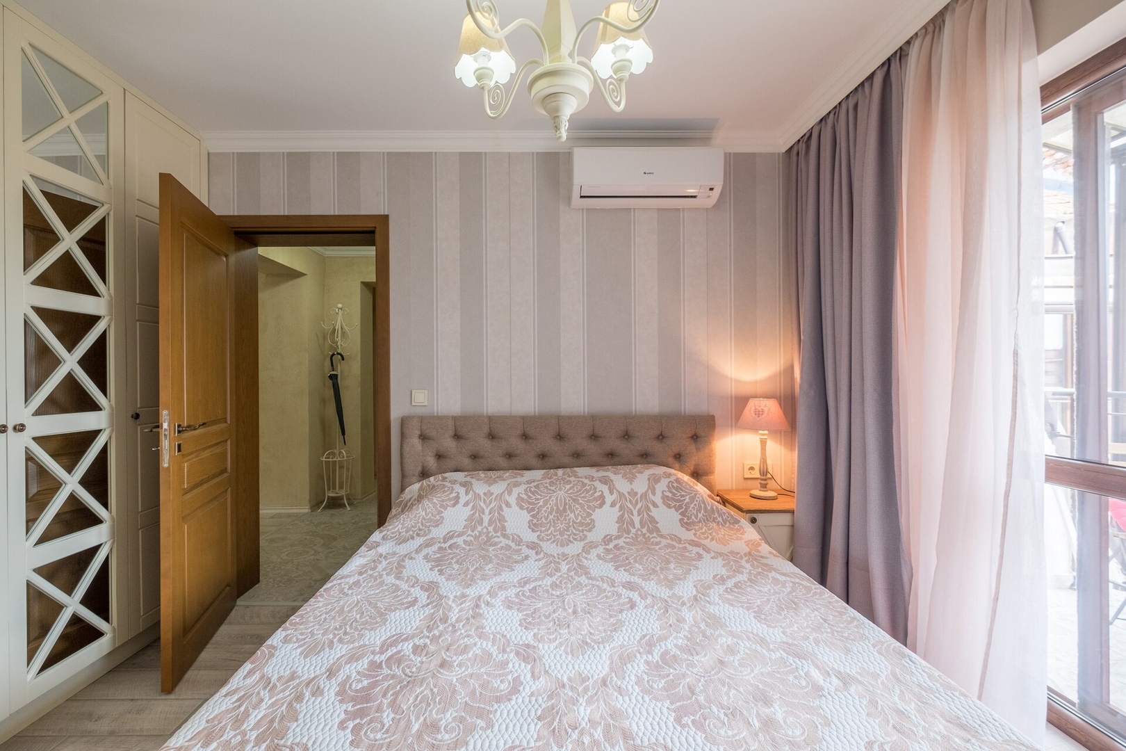 The EGO house @ Vitoshka Street 11 Flat Manager Booking