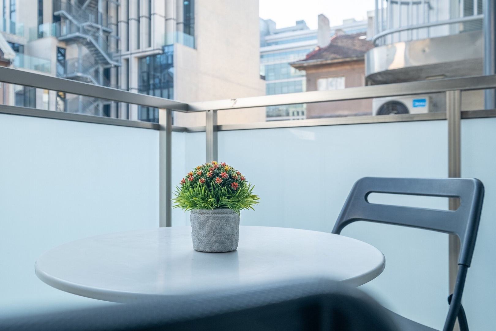 APT 32 near Mall of Sofia & Metro Station 17 Flat Manager Booking