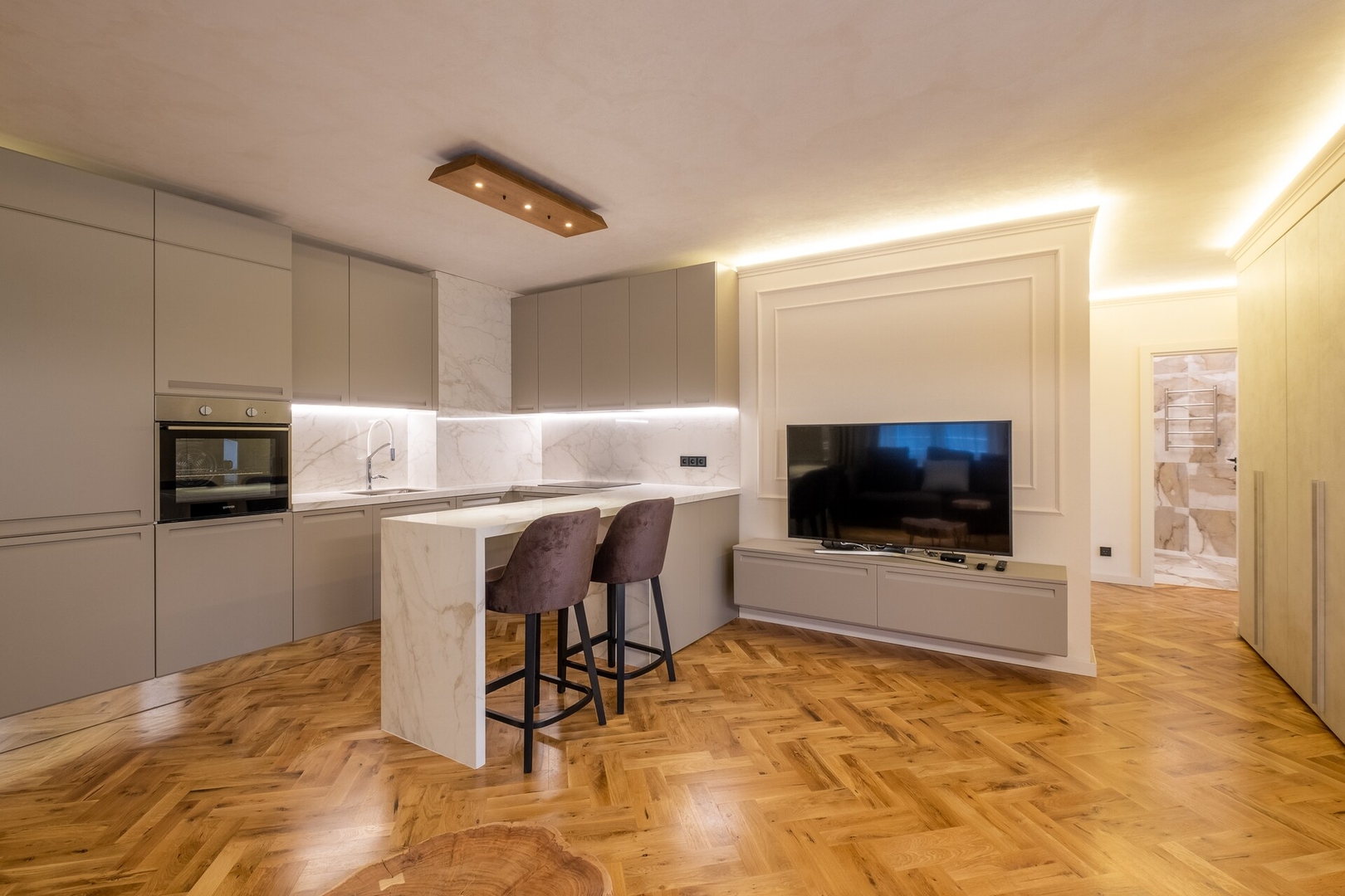 SOFapart Stylish & Fancy Place | 1 BDR 1 Flat Manager Booking