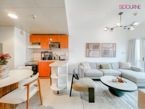 Luxurious 2BR in Dubai Gate 1 JLT 5 Sejourne - Luxury Holiday Homes | Luxury short term rentals in Dubai