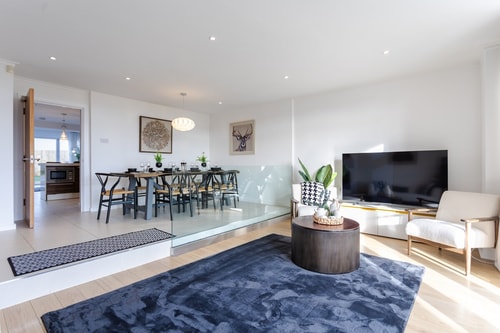 4BR House with Garden at Cardiff bay