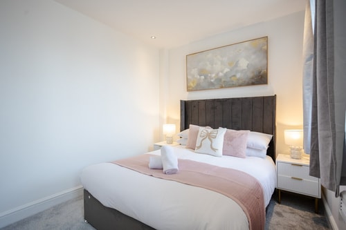 Central | Stylish 1BR Apt near Cardiff Castle