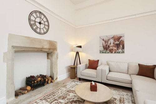 Charming 3BR Retreat in the Heart of Cowbridge